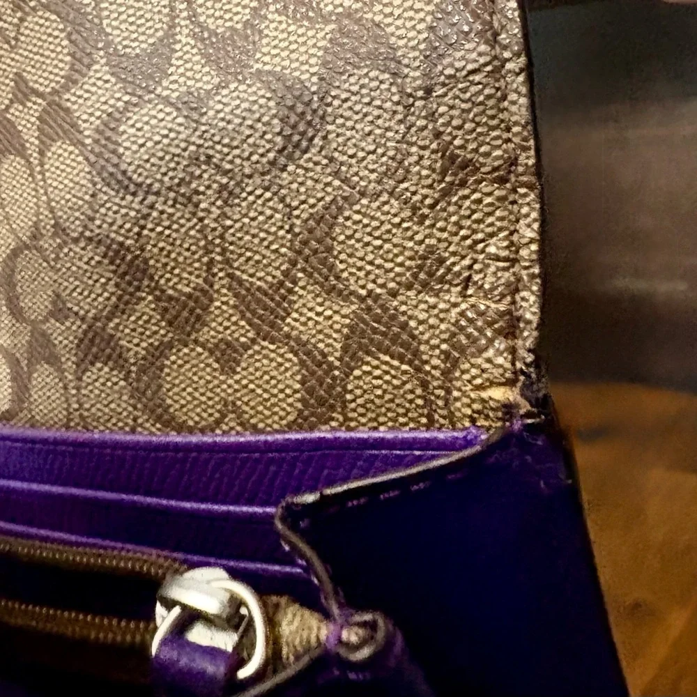 COACH NY Metallic Blue Crossgrain Leather Slim Envelope Wallet Great Condition - Picture 7 of 9